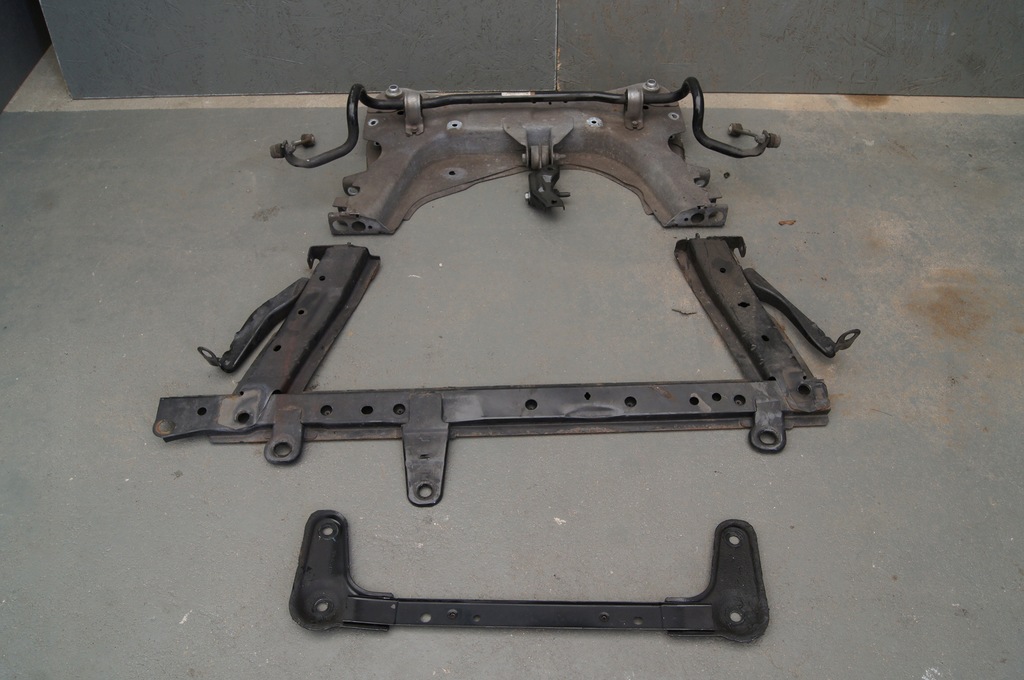 фото №12, Renault clio iv rs 1.6 tce подрамник подрамник pod двигатель