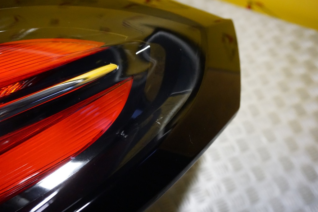 фото №9, Chevrolet bolt ev 2022 2023 - лампа задняя задняя правая usa