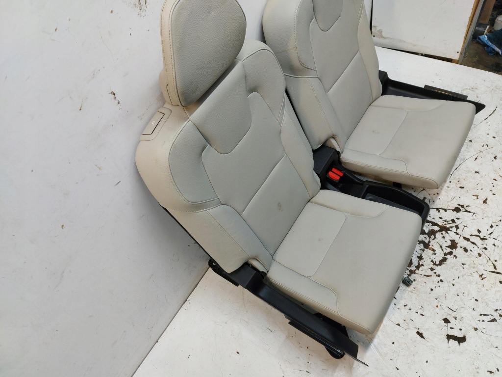 фото №13, Volvo xc90 ii t8 сиденья заднее сиденье кожаный светлый бежевые 7 пассажирский