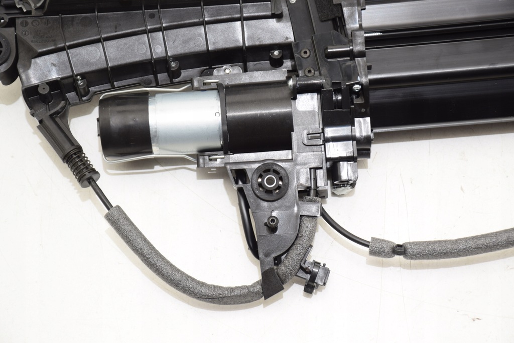 фото №8, Bmw 7 g70 правая шторка заслонка электрическая дверь задняя