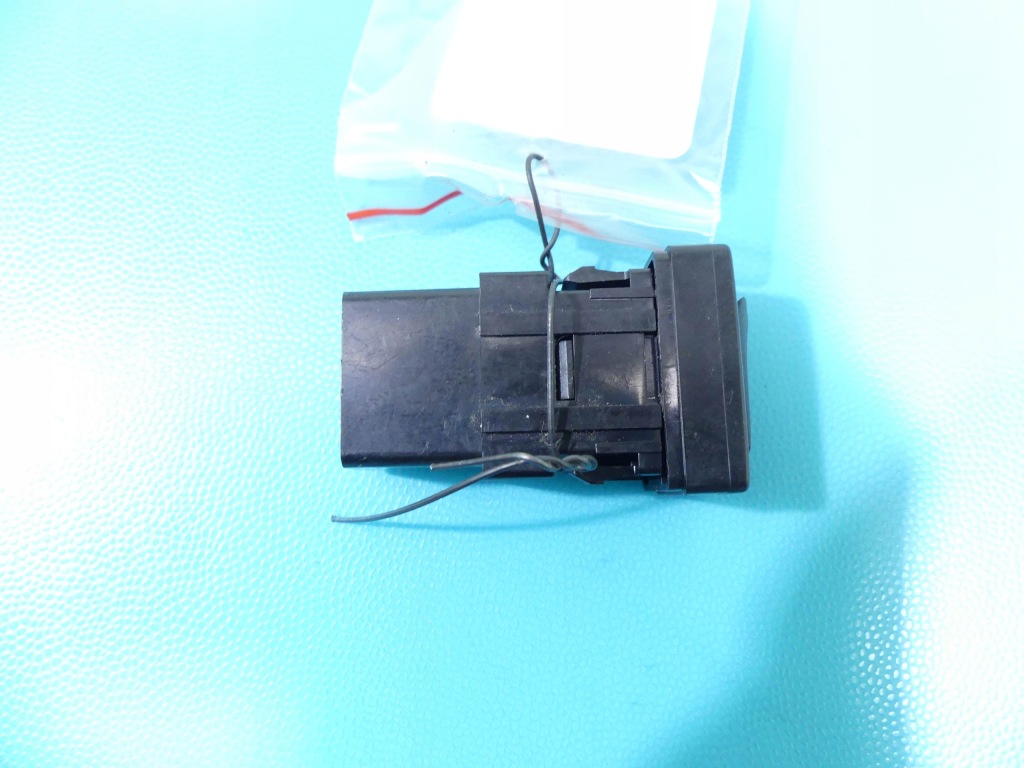 фото №7, Разъём usb toyota rav4 iii 86190-53010