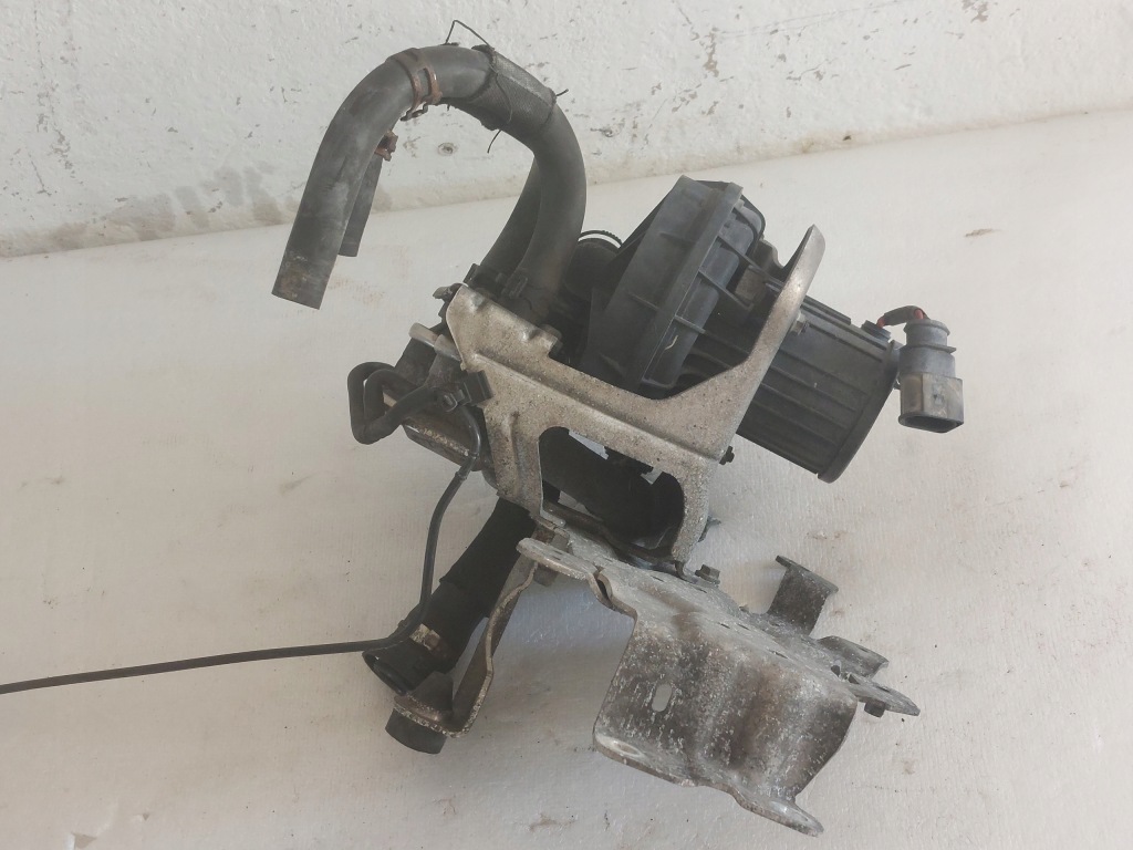 фото №1, Audi a8 s8 насос воздуха вторичного