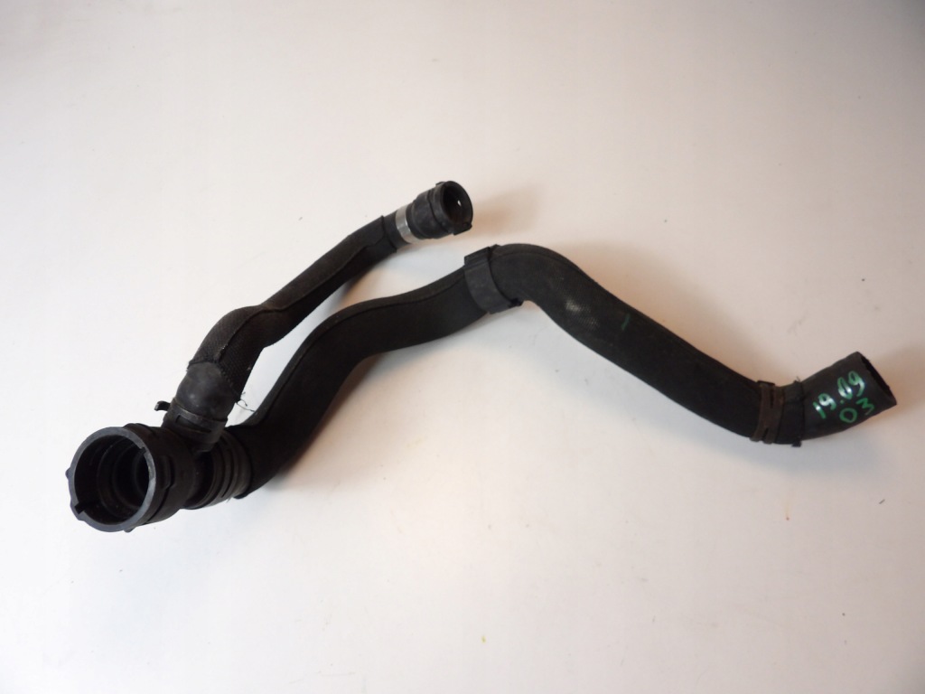 Купить Audi a4 b8 пабтрубок  воды радиатора