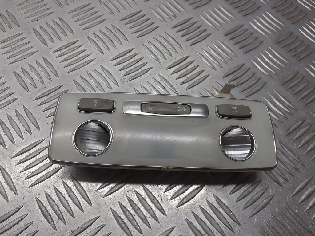 фото №1, Освещение кабины перед renault laguna iii 264300003r