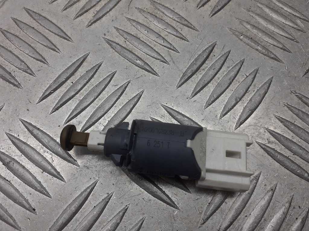 фото №1, Датчик света стоп стоп-сигнал renault scenic ii 1.6 8200168238