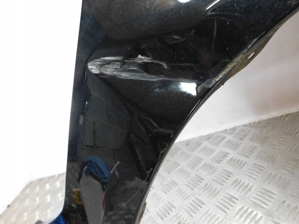 Крило перед передній правий suzuki splash Недорого