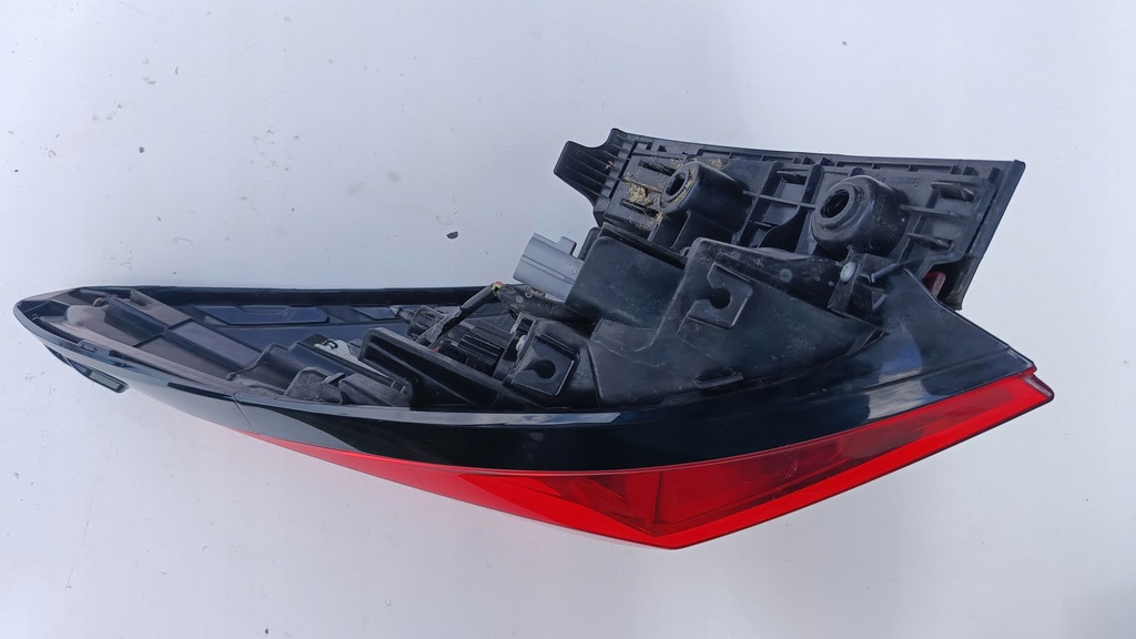 фото №8, Toyota chr лампа задняя правая задняя 81550-f4010-00