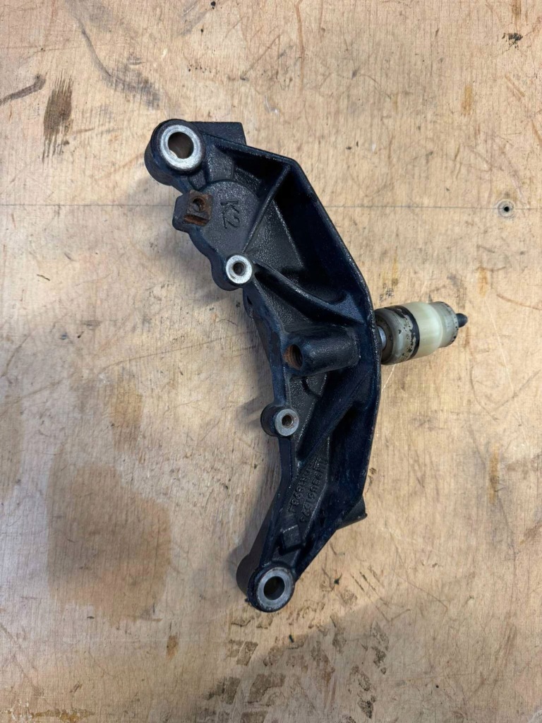 фото №1, Кронштейн кронштейн коробки renault trafic ii 2.0 8200818984