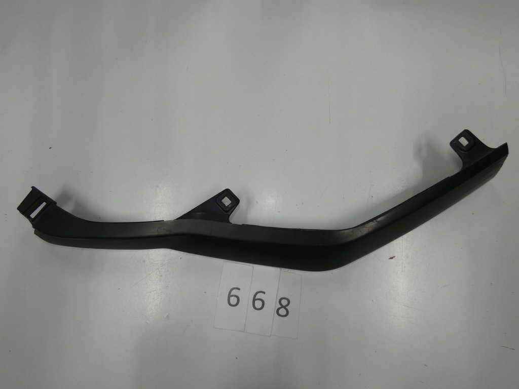 фото №11, Накладка-спойлер бампера передний правый lexus rx 668.