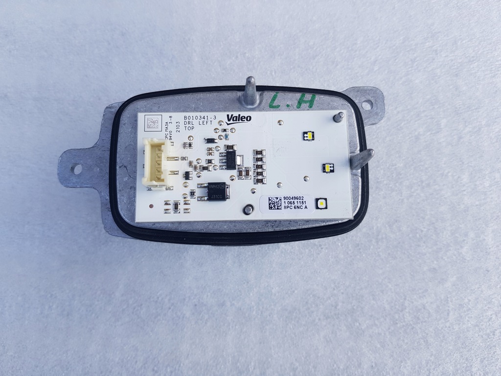 фото №1, Renault megane iv преобразователь модуль led левый jeż