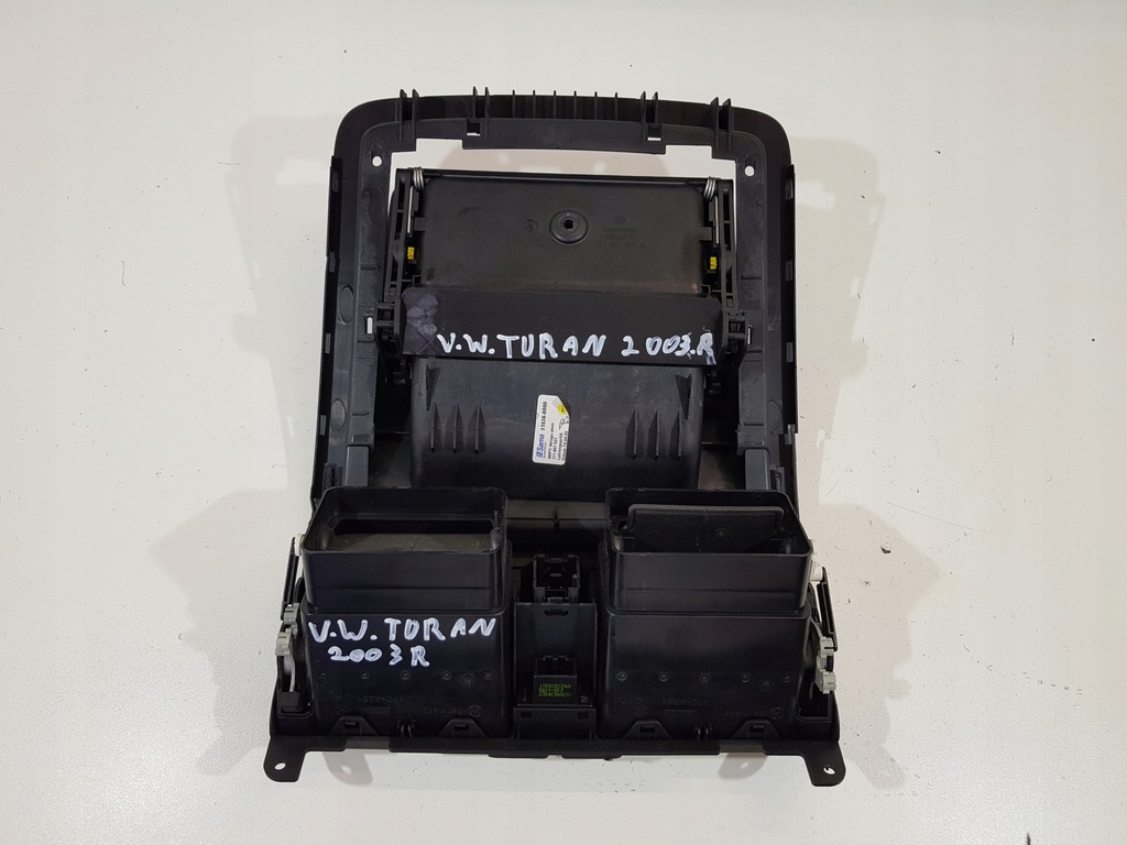 фото №6, Решётки обдув бардачок vw touran 1t1857921a
