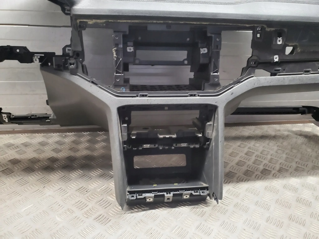 фото №9, Volkswagen atlas 3cn857181a с передний панели приборная, консоль