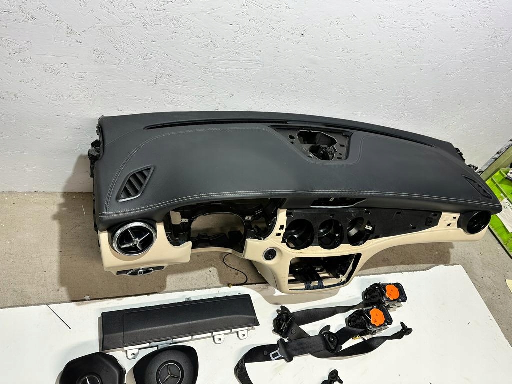 Купити Панель  подушка безпеки подушки безпеки mercedes gla w156 оригінал демонтаж