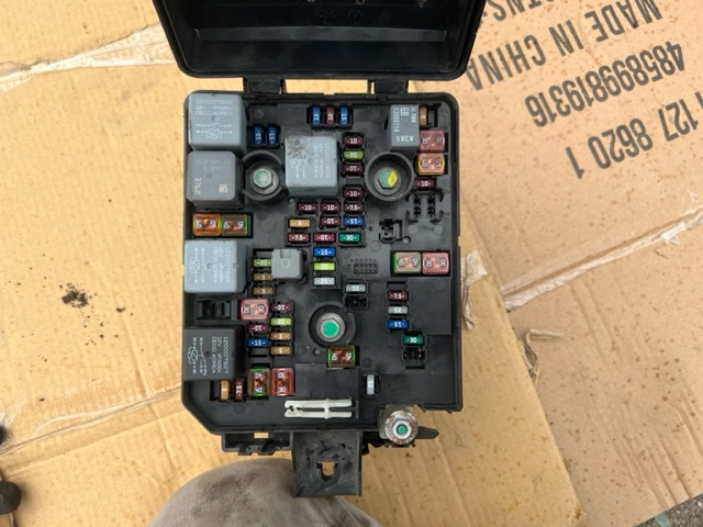 фото №1, Mokka 1.7 коробка предохранителей 95263744 95941608