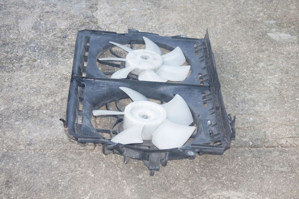 фото №7, Toyota avensis t250 2003 корпус вентиляторів