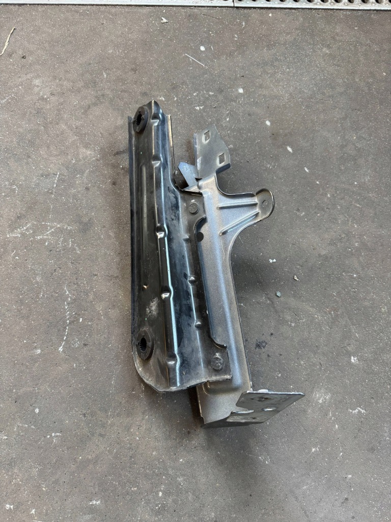 Купити Alfa romeo stelvio кронштейн кронштейн інтеркулер