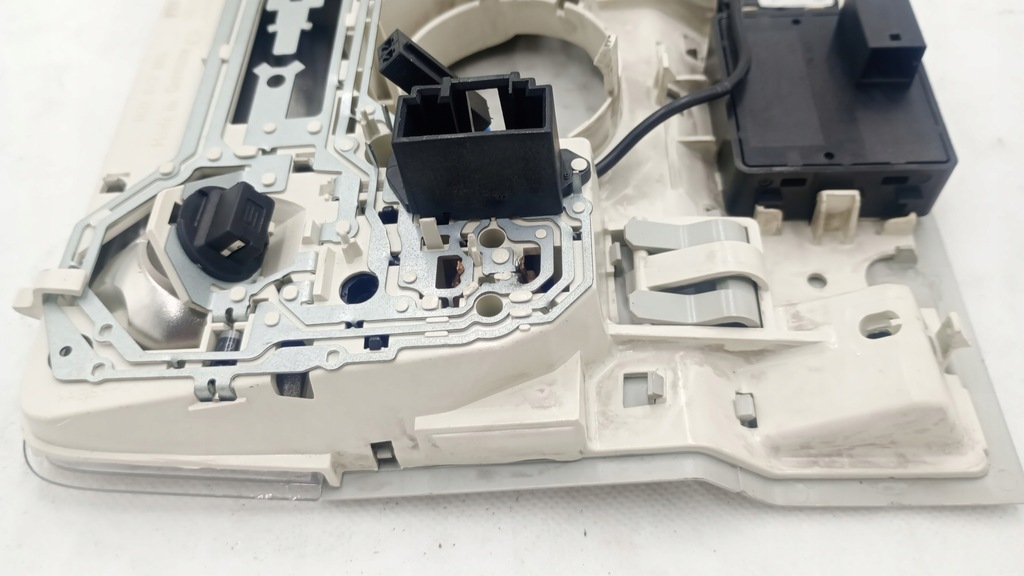 фото №14, Лампа потолочный vw passat golf 1k0947105 3c0035711a