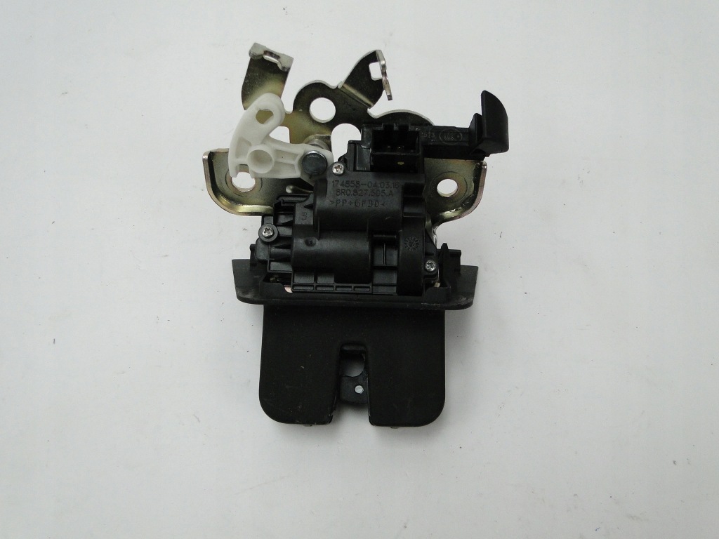 фото №1, Audi q3 8u замок кришки багажника 8r0827505a