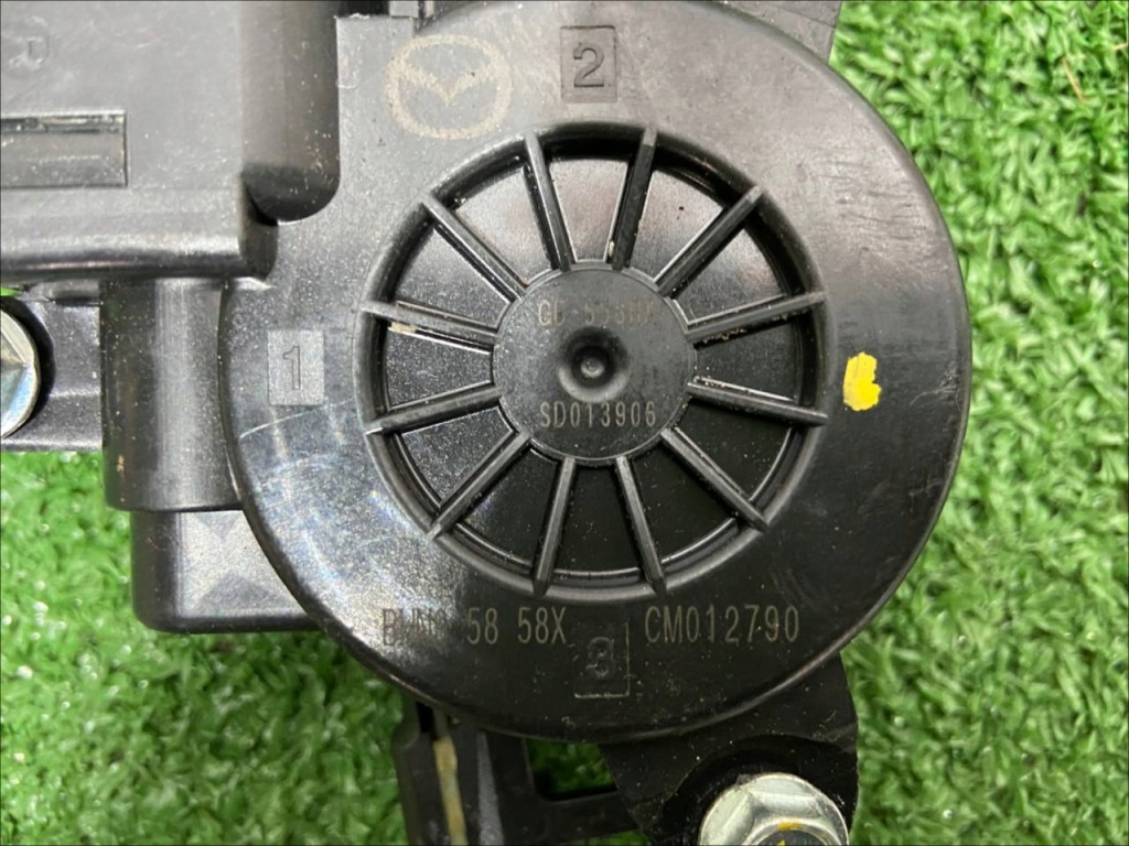 фото №3, Підйомник скло правий перед mazda 3 bm bjs772590a