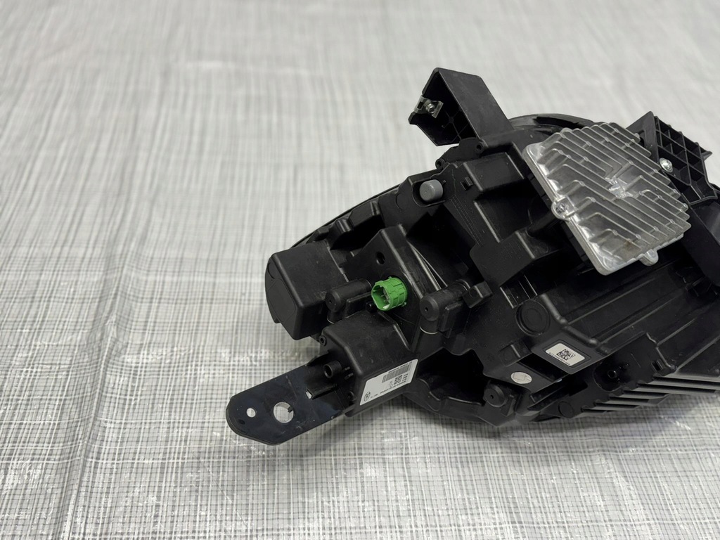 фото №6, Лампа передня права usa maserati grecale 06702930700