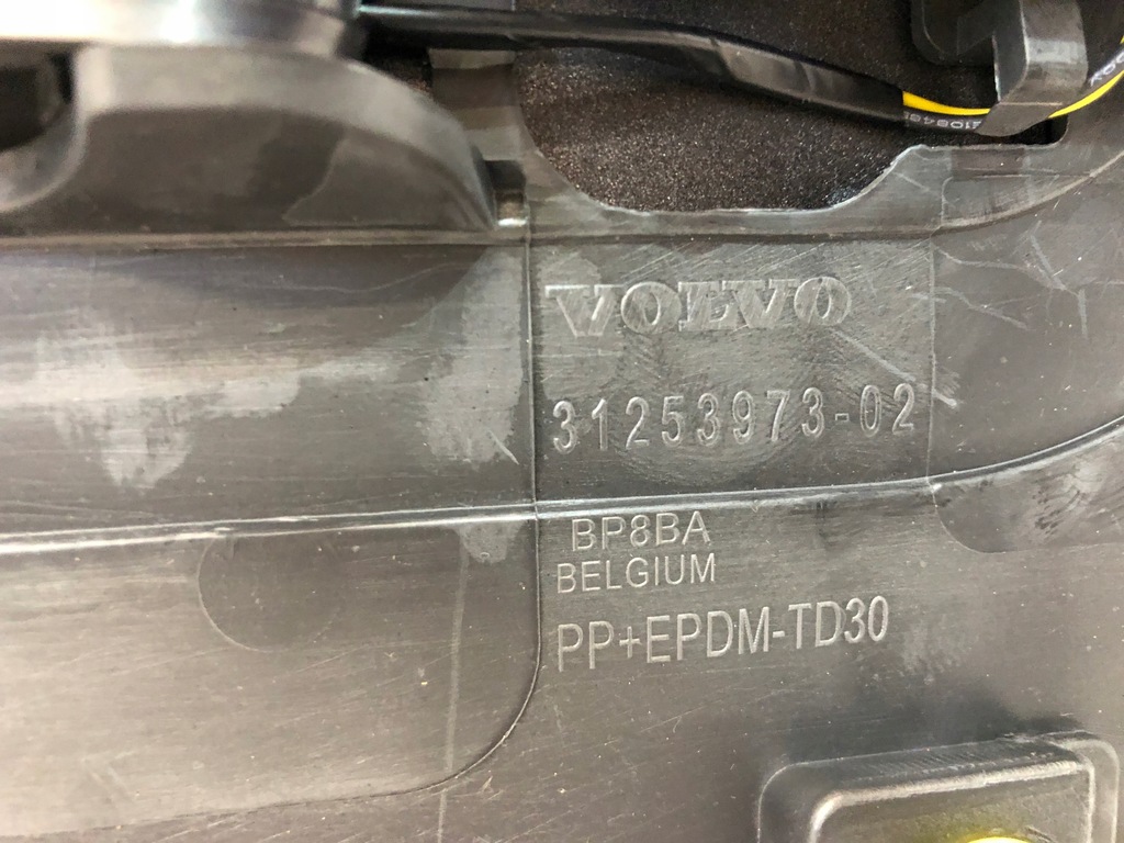 фото №9, Volvo v40 ii spoiler/lotka крышки задняя