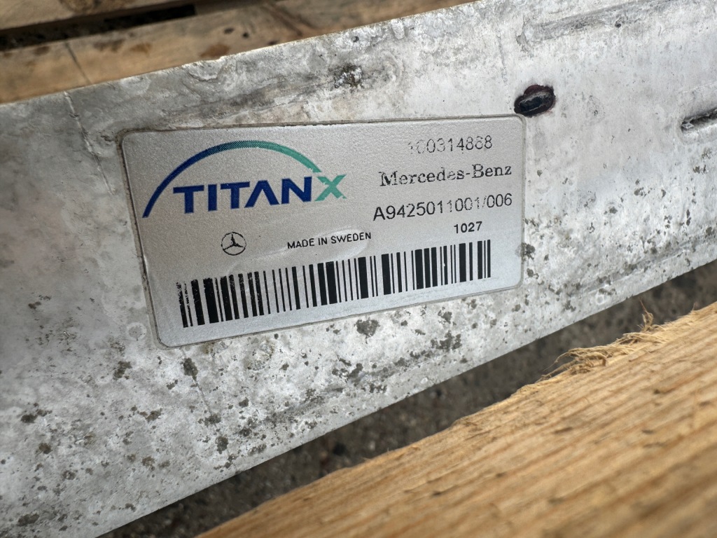 Радіатор інтеркулер повітря mercedes actros mp 2 mp 3 Оригінал