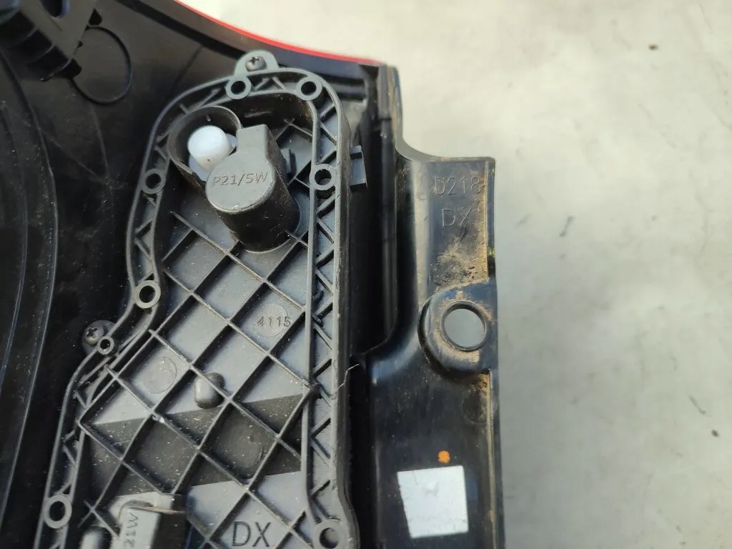 фото №8, Лампа вкладыш задняя задняя правая fiat panda iii 2016