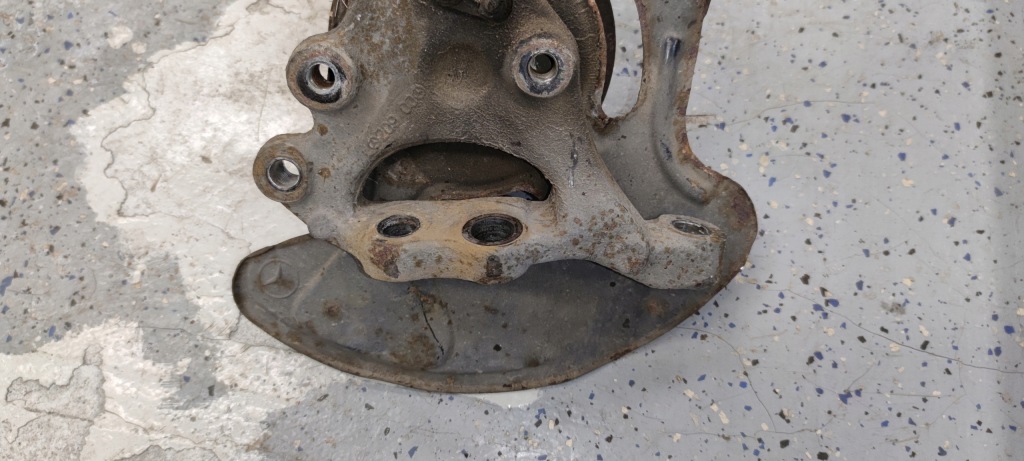 фото №4, Mercedes w203 поворотний кулак ступиця ліва передня