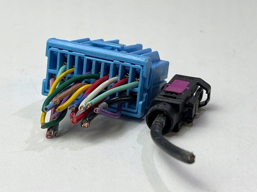 фото №10, Роз'єми штекер колодка радіо дисплея suzuki sx4 13-