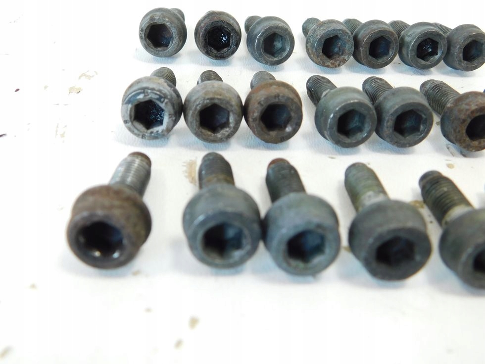 фото №8, Болты картера масла 2.0 hdi peugeot 307 partner c5 volvo v50 mondeo mk4 807