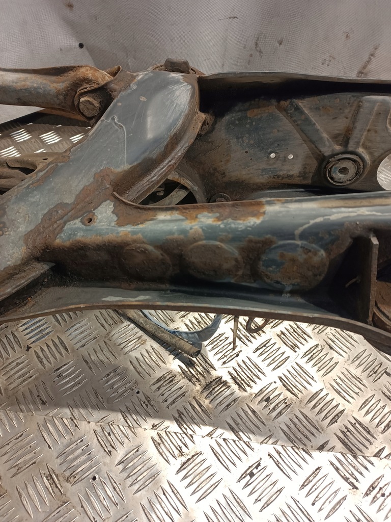 фото №8, Балка підвіска задня mercedes w124 sedan 2.0d