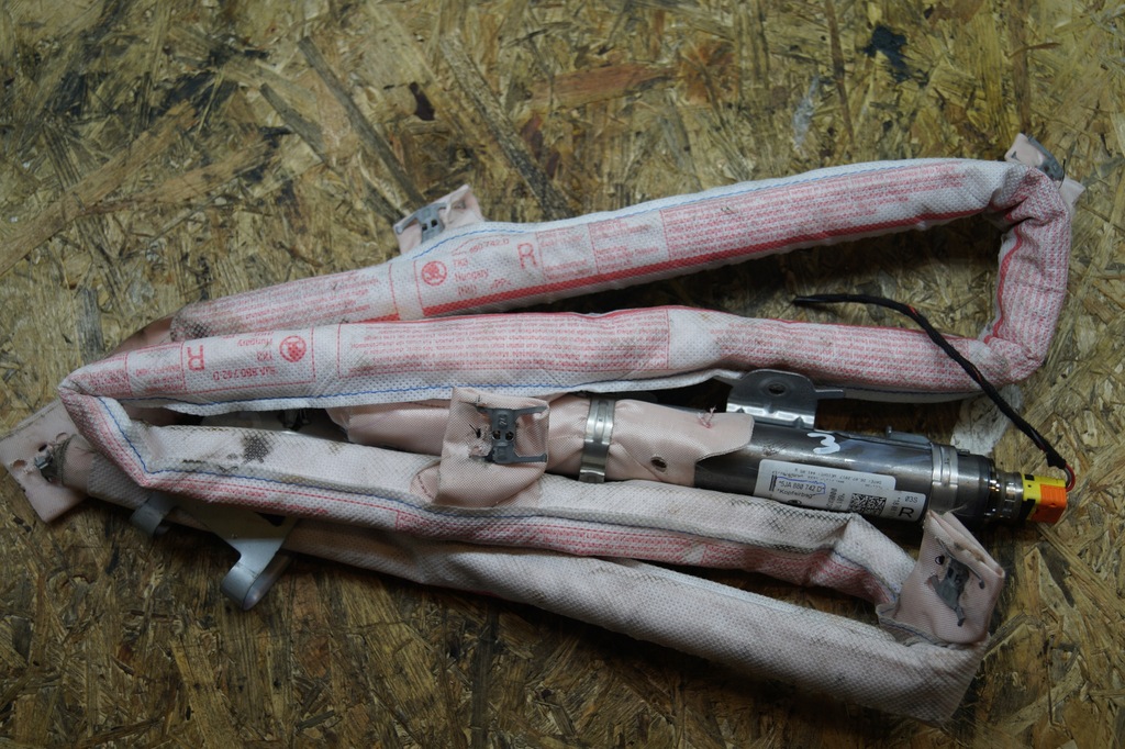 фото №1, Шторка безопасности подушка безопасности правая skoda rapid 5ja880742d