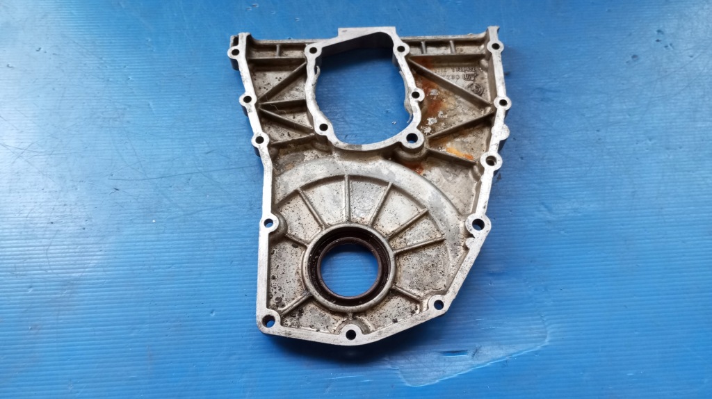 1739432 bmw 3 e36 кабриолет  1.8 крышка корпус распределительного вала в Украине