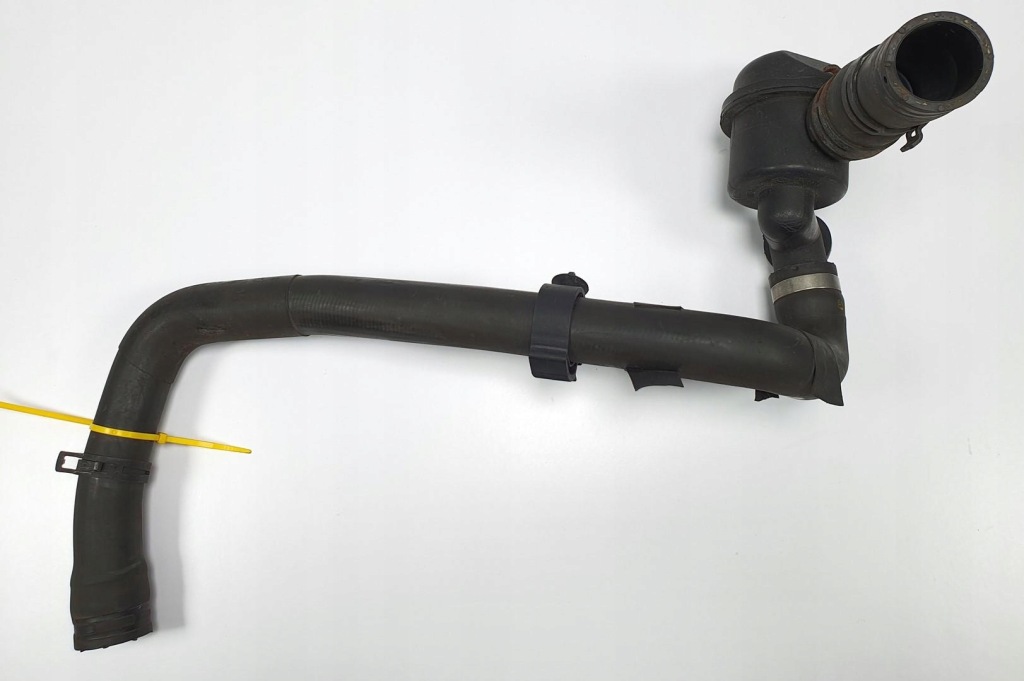 фото №1, Патрубок труба води jaguar xf x250 3.0 d v6 4r83-8569-ad