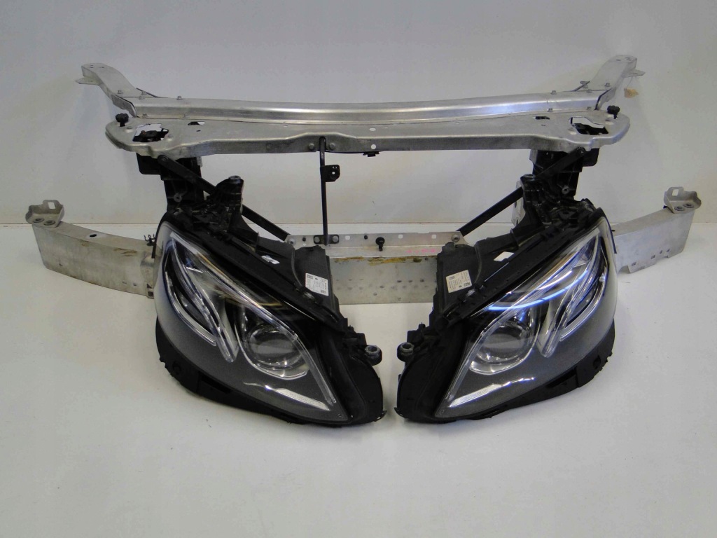 Mercedes e 238 c/a фара multibeam led niebieska Ціна