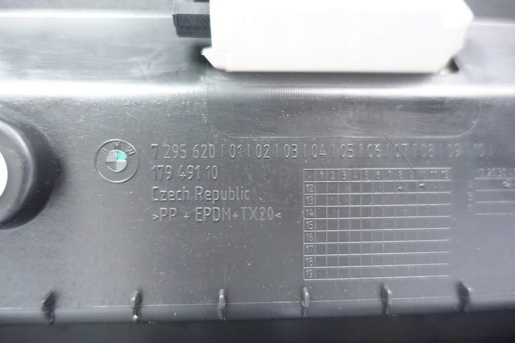 фото №8, Корпус защита крышки багажника bmw 3 gt f34