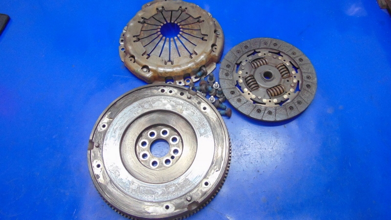 фото №1, Сцепление колесо диск 6.5mm прижим 2.0dci vivaro a trafic ii primaster 01-14