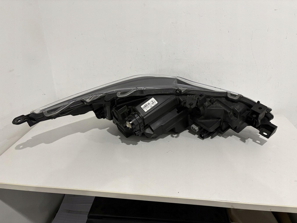 Toyota corolla e21 седан фара левый перед led 81150-02t50 Цена