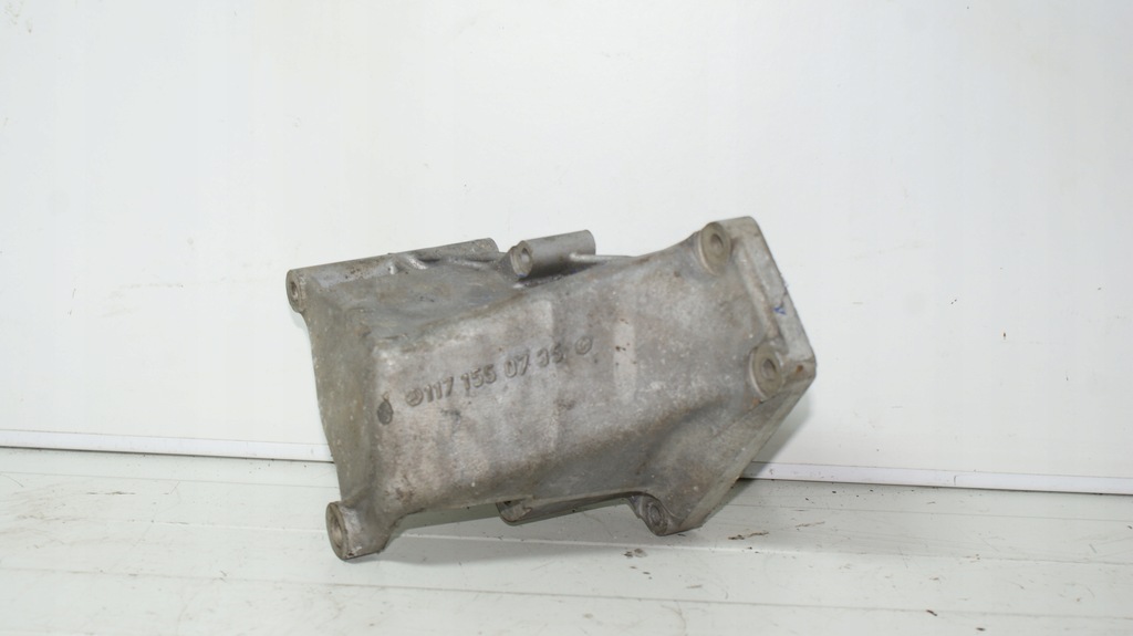 фото №1, Mercedes r107 w116 w126 sl slc кронштейн кронштейн генератора 1171550735