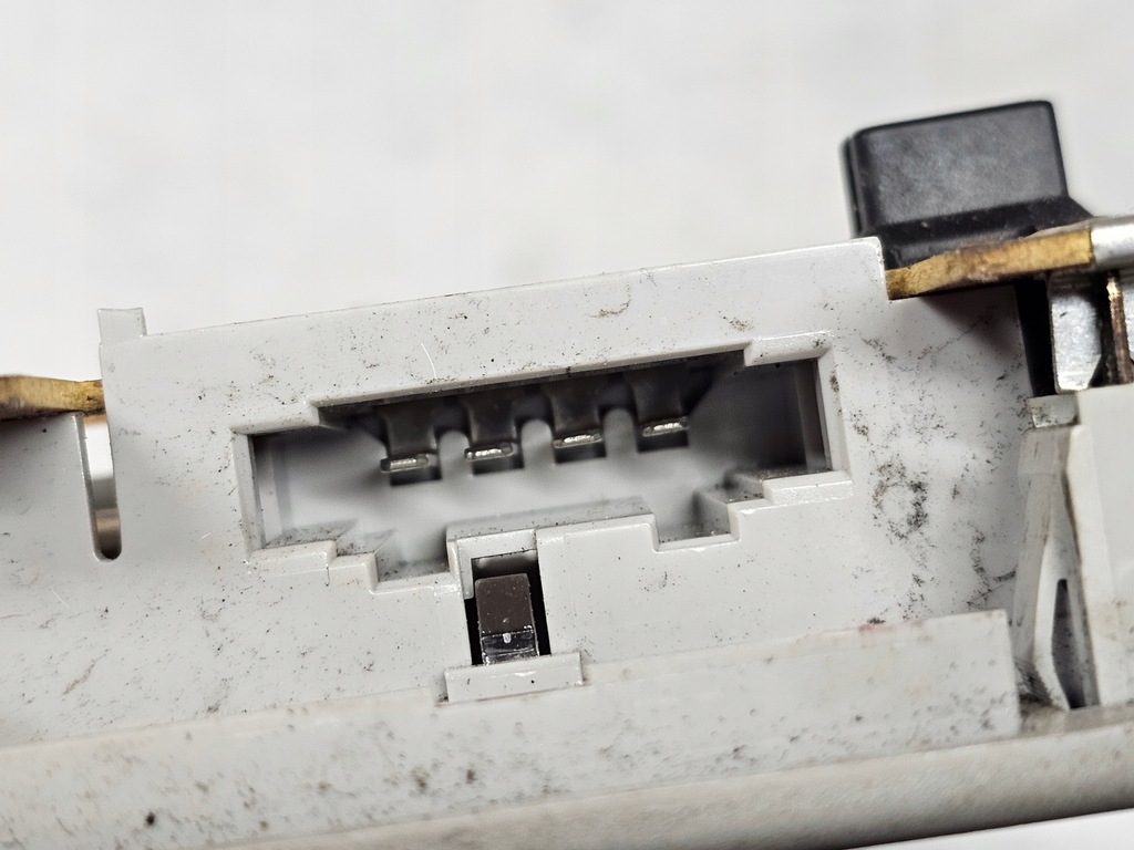 фото №9, Volkswagen golf iii лампа освітлення салону кабіни 357947111c