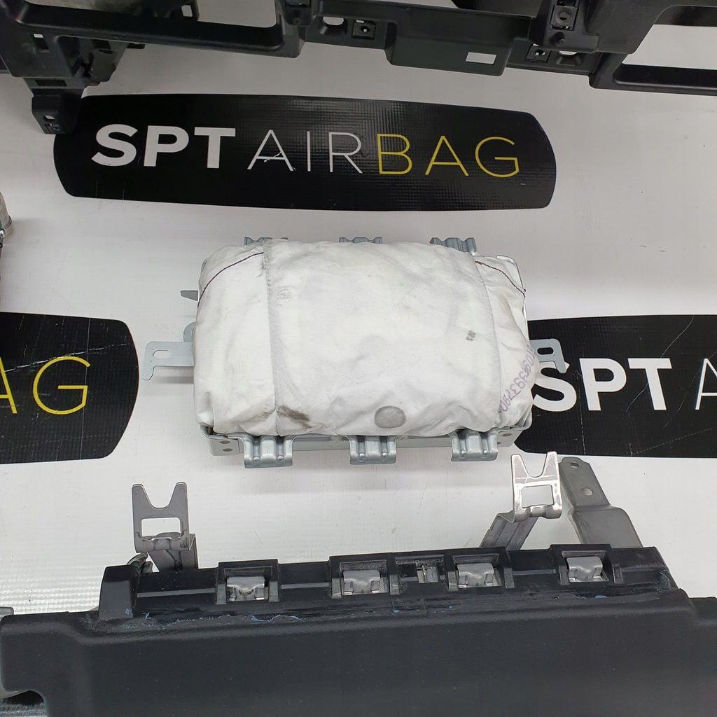 фото №9, Mazda 3 usa панель приладів консоль подушки безпеки ремені подушка безпеки