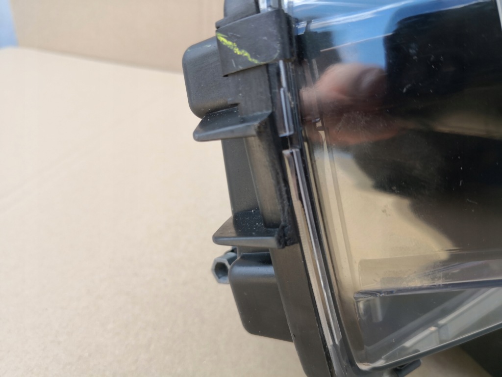 Tesla 3 протитуманна фара передній правий led drl 1077396-00-d в Україні