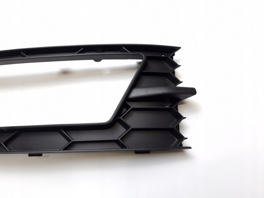 фото №2, Skoda оригінальний номер 5ja807682 решітка бампера передній p