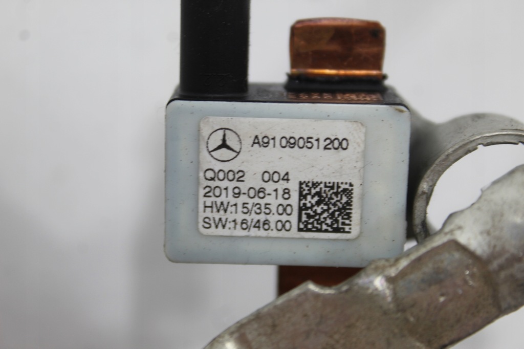 фото №2, Mercedes sprinter 910 клемма шланг аккумулятор