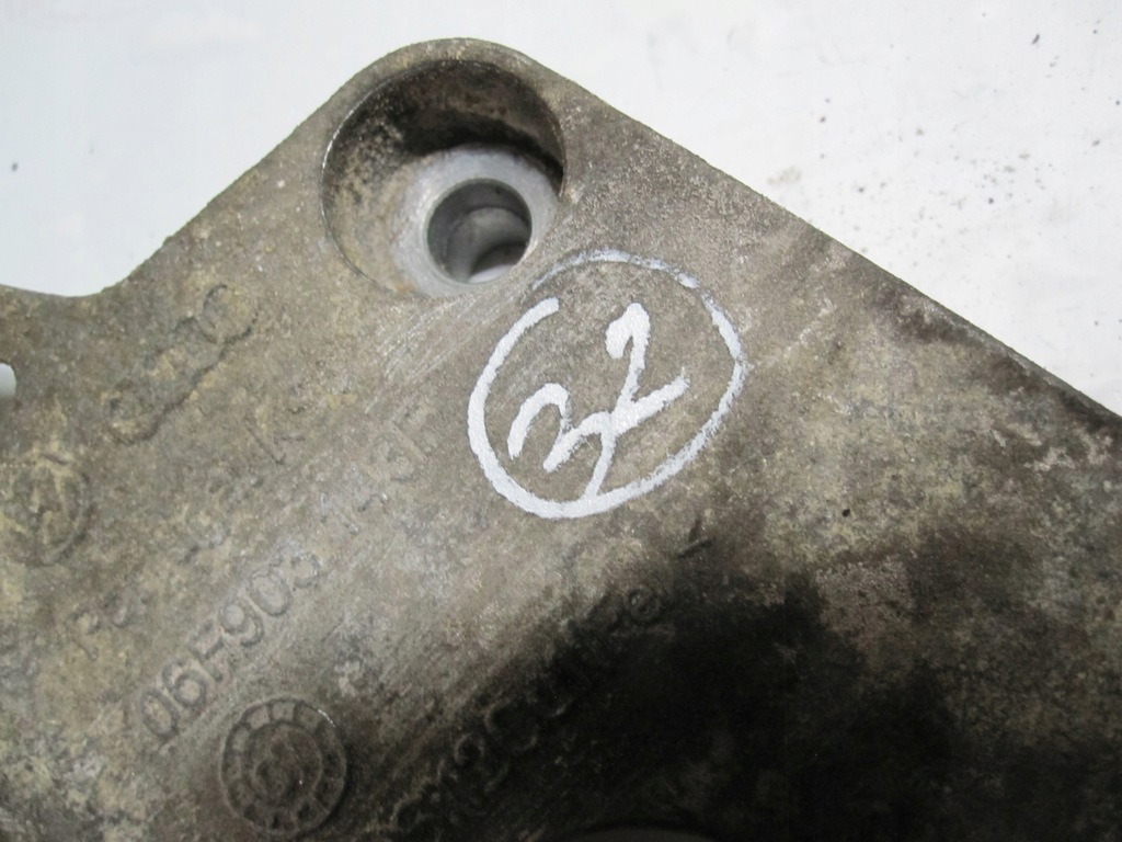фото №5, Vw eos 2.0 b 08r. 150km bvy 06f903143f кронштейн генератора