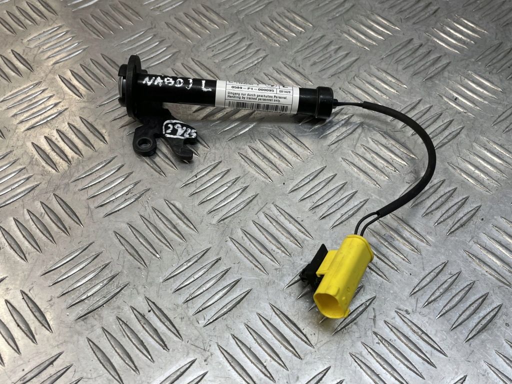 фото №9, Bmw оригінальний номер 7450943 1' f40 f70 2' f44 f74 патрон піротехнічний капот лівий