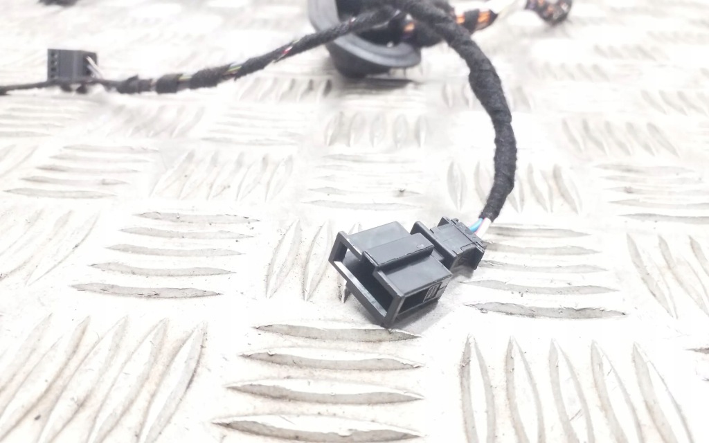 2010 volkswagen tiguan жгут дверь передних 5n2971121c Недорого