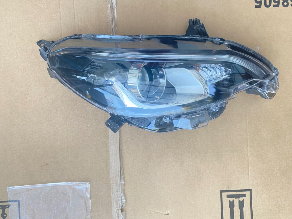 Купить Peugeot 108 14- фара правый  передняя led