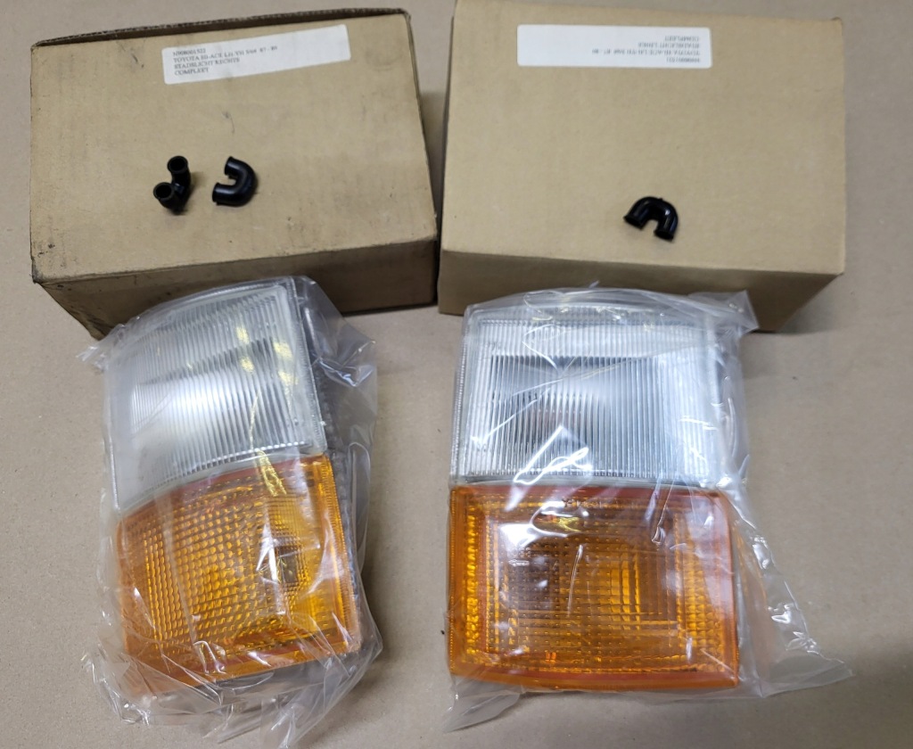 фото №1, Лампа габаритна поворотник поворотник перед r/l toyota hi-ace hiace 87-89-r.