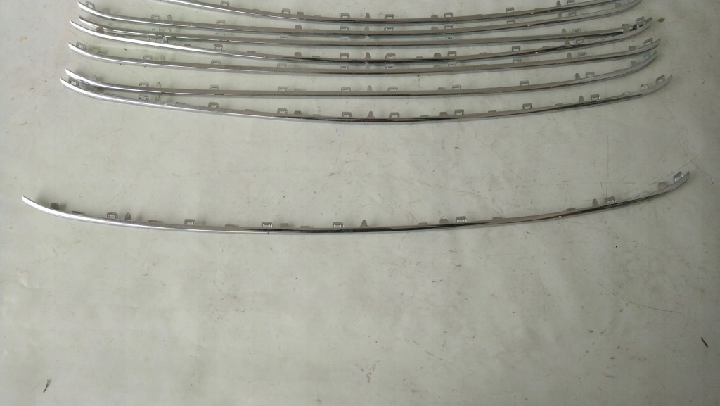 фото №1, Молдинг хром решётки перед vw golf vii sportsvan